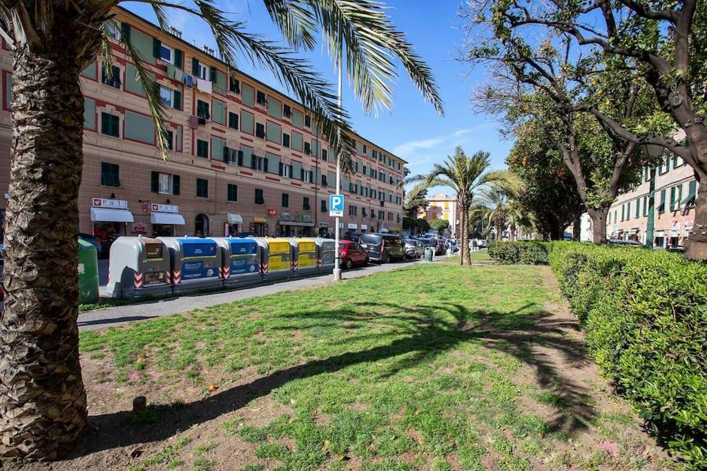 Dalla Spiaggetta A Quinto Genoa Luaran gambar