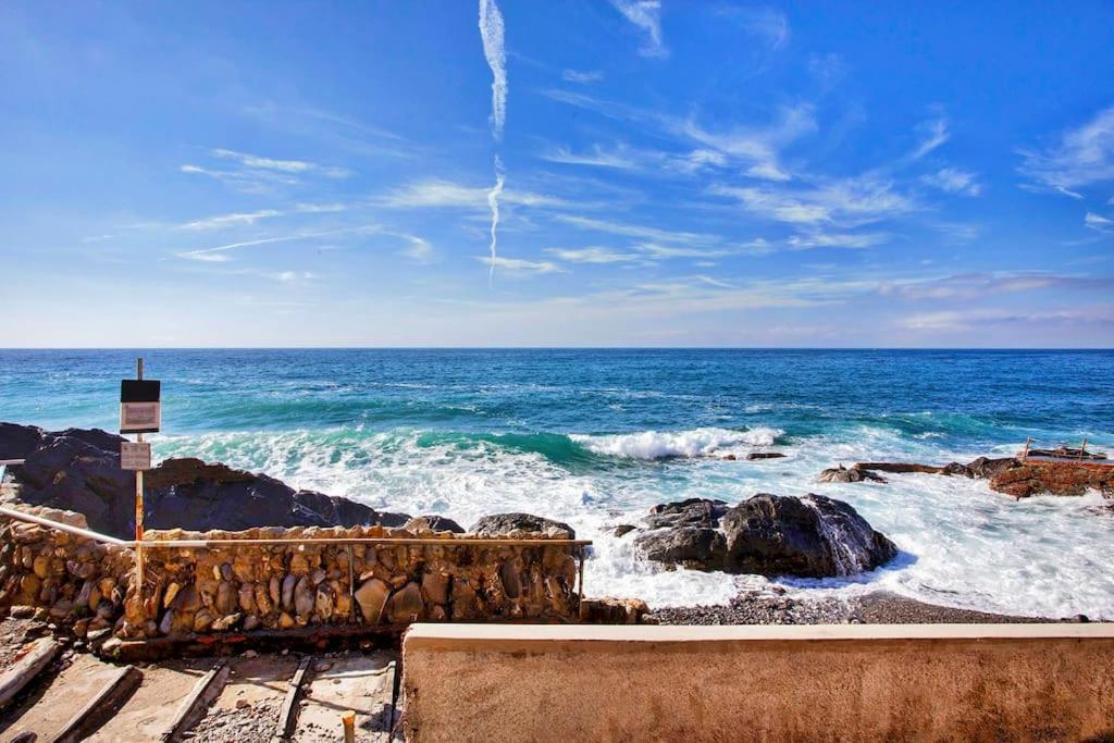 Dalla Spiaggetta A Quinto Genoa Luaran gambar
